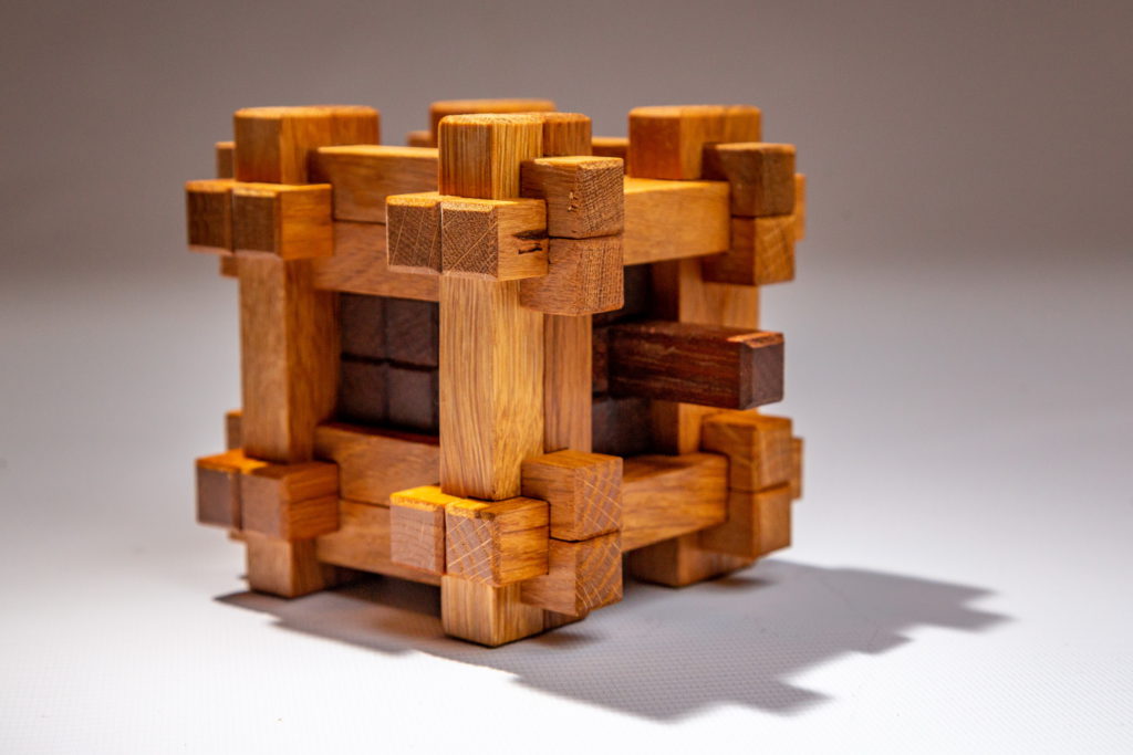 Изготовить куб из подручных материалов. Табуретки собирающиеся в куб. Как сделать куб из деревянных реек. Project a clothes Cube. Cube видео